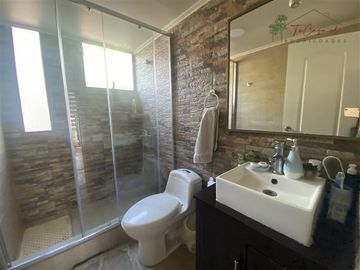 Casa en condominio en venta 7D/3B quincho pisc. en Talagante