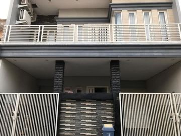 Rumah Minimalis 2 Lantai Jimbaran Regency Rungkut Dekat UPN