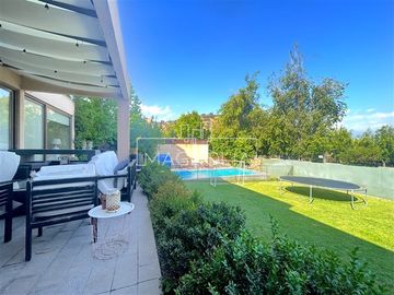 Casa en venta de 6 dorm. en Lo Barnechea
