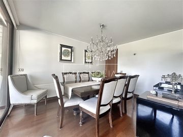 Casa en venta de 6 dorm. en Lo Barnechea