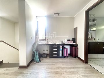 Casa en venta de 6 dorm. en Lo Barnechea