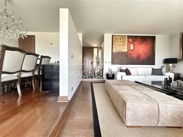Casa en venta de 6 dorm. en Lo Barnechea