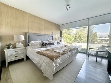Casa en venta de 6 dorm. en Lo Barnechea