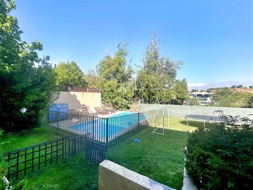 Casa en venta de 6 dorm. en Lo Barnechea