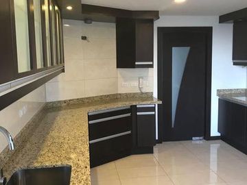 Departamento de Venta/ Renta en conjunto Miravalle, Cumbayá