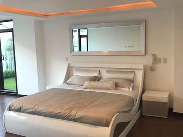 Departamento de Venta/ Renta en conjunto Miravalle, Cumbayá