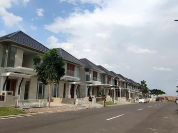 Rumah mewah dua lantai di Citragrand Tembalang