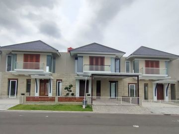 Rumah mewah dua lantai di Citragrand Tembalang