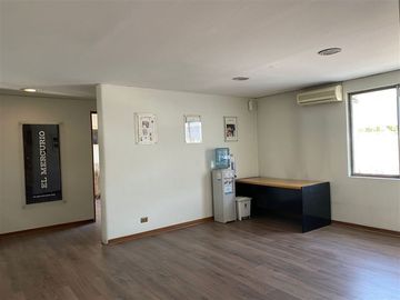 Oficina en Venta en Av. Providencia entre calle Orrego Luco y Av. Pedro de Valdivia.