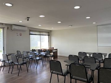 Oficina en Venta en Av. Providencia entre calle Orrego Luco y Av. Pedro de Valdivia.