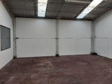 Sitio en arriendo ideal boegaje y distribucion