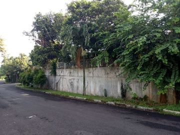 Rumah hitung tanah di dalam komplek bukit cinere indah