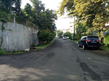 Rumah hitung tanah di dalam komplek bukit cinere indah