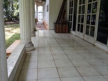 Rumah hitung tanah di dalam komplek bukit cinere indah
