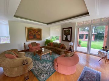 VENDO CASA EN EXCELENTE CONJUNTO DENTRO DE LA VIÑA