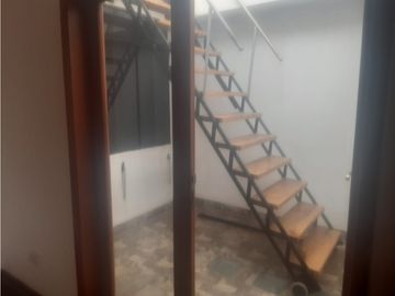 CASA DE 3 PISOS FRENTE A PARQUE EN BELLAVISTA - CALLAO