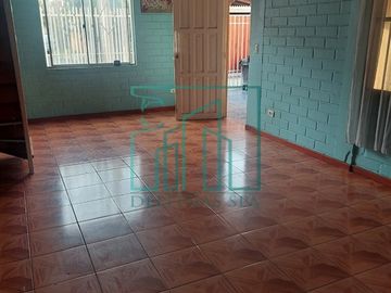 3D y 2B Cómoda casa de dos pisos.