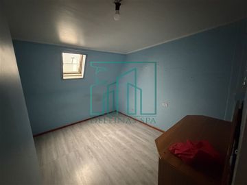 3D y 2B Cómoda casa de dos pisos.