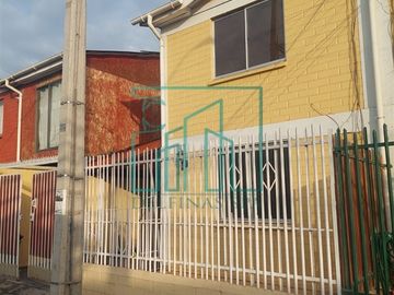 3D y 2B Cómoda casa de dos pisos.