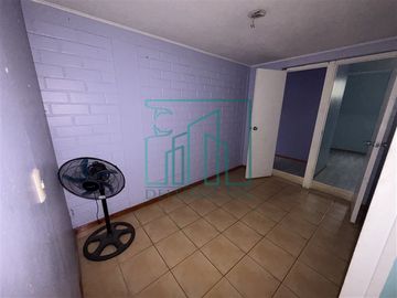 3D y 2B Cómoda casa de dos pisos.