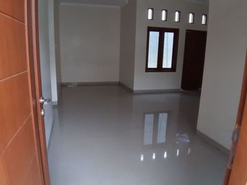 Town house siap huni lokasi strategis pasir putih, depok