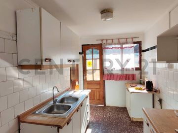 Se arrienda casa en centro de Buin