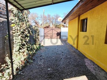 Se arrienda casa en centro de Buin