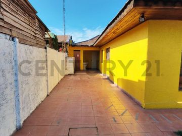 Se arrienda casa en centro de Buin
