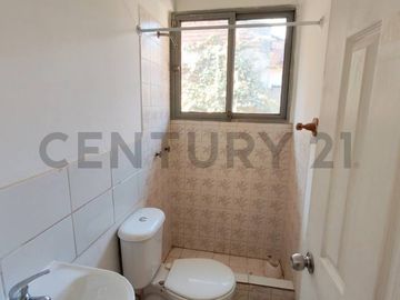 Se arrienda casa en centro de Buin