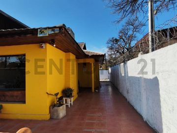 Se arrienda casa en centro de Buin