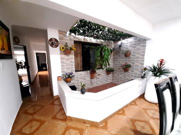 CASA EN VENTA BARRIO PASATIEMPO | 5148