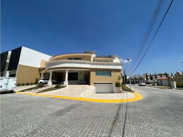 Preciosa y lujosa residencia en Venta, Fracc Santa Elena, Pachuca