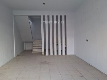 Disewa Ruko Harapan Indah Ada 2 Unit Lokasi Ramai Siap Pakai
