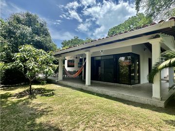 Venta de cabaña en conjunto frente de la playa, Don Jaca, Santa Marta