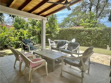 Venta de cabaña en conjunto frente de la playa, Don Jaca, Santa Marta