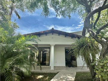 Venta de cabaña en conjunto frente de la playa, Don Jaca, Santa Marta