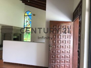VENDO Casa en Cumbaya Jardines del Este