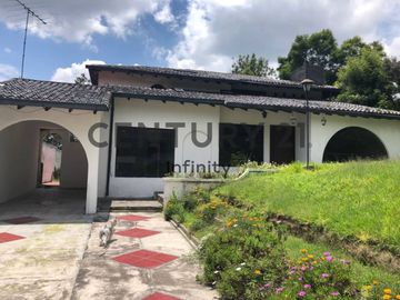 VENDO Casa en Cumbaya Jardines del Este
