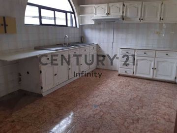 VENDO Casa en Cumbaya Jardines del Este