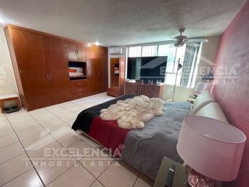 VENTA DE CASA  MUY ILUMINADA Y AMPLIA EN FRACC. PERIODISTAS ( OCOLUSEN )