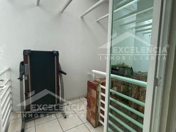 VENTA DE CASA  MUY ILUMINADA Y AMPLIA EN FRACC. PERIODISTAS ( OCOLUSEN )