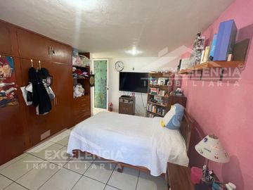 VENTA DE CASA  MUY ILUMINADA Y AMPLIA EN FRACC. PERIODISTAS ( OCOLUSEN )