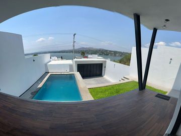 CASA NUEVA, INDEPENDIENTE, CON HERMOSA VISTA AL LAGO