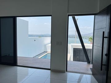 CASA NUEVA, INDEPENDIENTE, CON HERMOSA VISTA AL LAGO