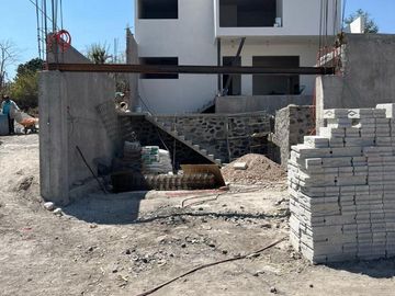 CASA NUEVA, INDEPENDIENTE, CON HERMOSA VISTA AL LAGO