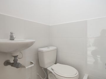 local en arriendo en prados del este. Cod A30059