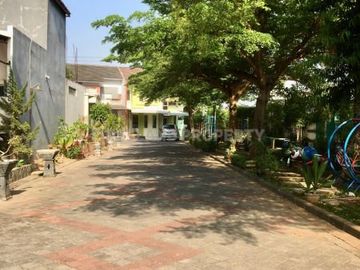 Rumah asri siap huni di Graha Wahid dekat UNIMUS