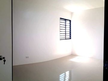 5 Bedroom House for Sale in Pandan Angeles City Near Marquee Mall