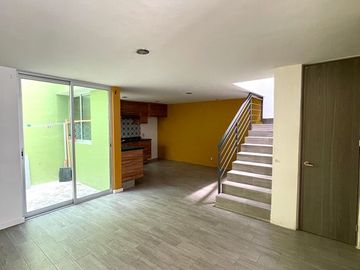 Venta de casa en Zapopan Santa Ana, dentro de coto