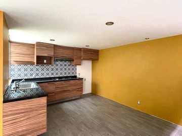 Venta de casa en Zapopan Santa Ana, dentro de coto